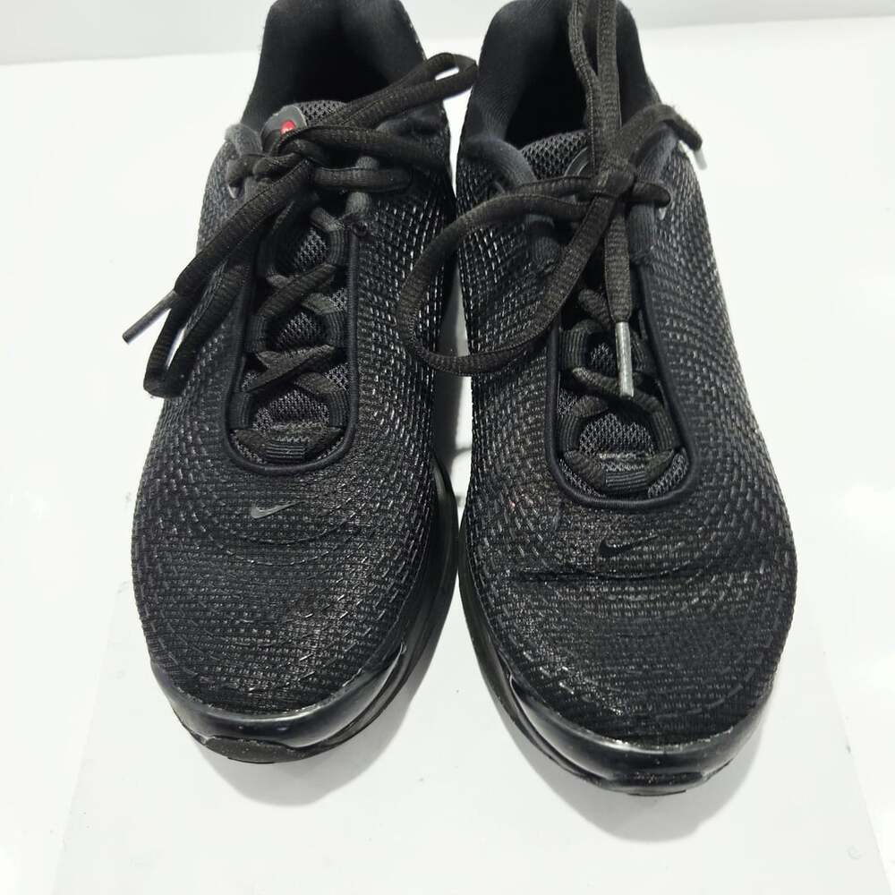 Nike Air Max Dn Size 4Y Black Metallic Silver